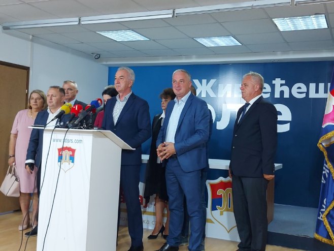 DA LI POSTOJI UTICAJ STRANIH AMBASADA? Opozicija ponovo izbjegla izjašnjavanje o nacionalnim pitanjima