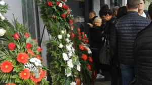 HERCEGOVINA OBAVIJENA TUGOM: U Mostaru sahranjena tragično stradala porodica Krstić