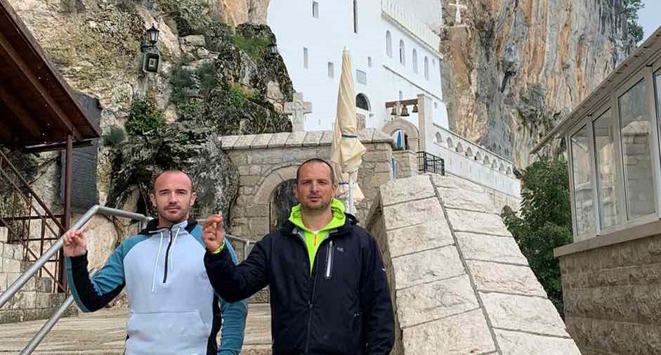 HODALI 17 SATI DNEVNO: Prešli 400 kilometara da se poklone moštima Svetog Vasilija Ostroškog