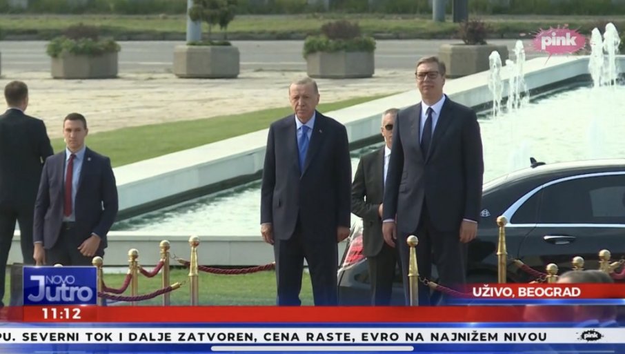 ERDOGAN STIGAO U BEOGRAD: Vučić ga dočekao ispred Palate Srbije