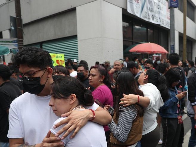 POGINULE DVIJE OSOBE: Detalji razornog zemljotresa u Meksiku