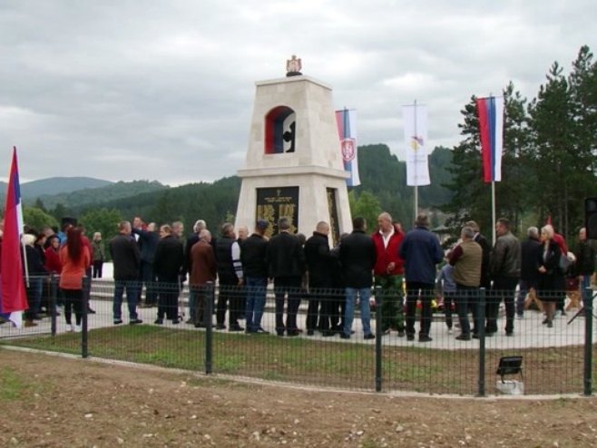 „ČUVARI KAPIJE ISTOČNE HERCEGOVINE“ U Foči podignut spomenik za 104 borca Sedmog miljevinskog bataljona