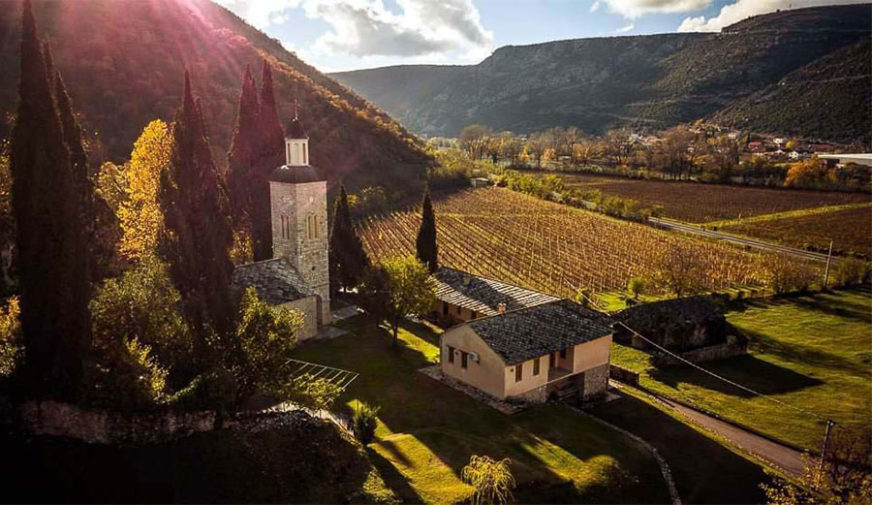 NERASKIDIVA VEZA SA ŠANTIĆEM I MOSTAROM: U manastiru Žitomislić otvorena izložba o Jovanu Dučiću