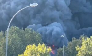 ISTRAGA U TOKU: Požar u Parizu lokalizovan, uzrok još uvijek nepoznat