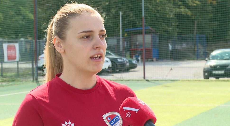 OD LOPTE DO VOJNE UNIFORME: Fudbalerka Borca Rosana Maksimović ruši stereotipe