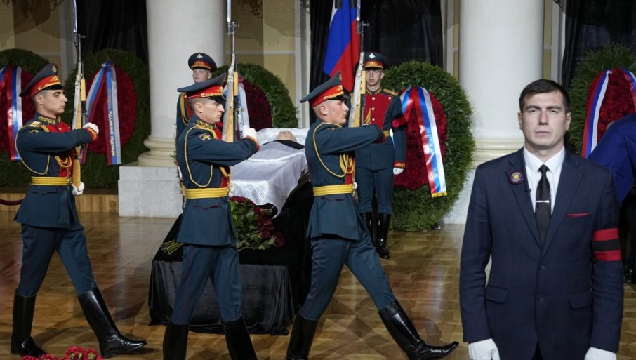 САХРАЊЕН ГОРБАЧОВ: Последњи лидер Совјетског савеза испраћен на вјечни починак