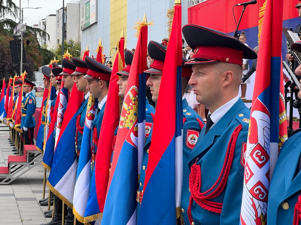 SRPSKE ZASTAVE NA ULICAMA BANJALUKE: U ponedjeljak obilježavanje Dana srpskog jedinstva