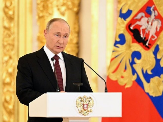 TRADICIONALNE VRIJEDNOSTI OPSTAJU: Putin potpisao Zakon o potpunoj zabrani LGBT propagande
