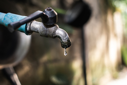 БАЊАЛУЧАНИ ГЛЕДАЈУ У НЕБО: Киша привремено стопирала редукције воде
