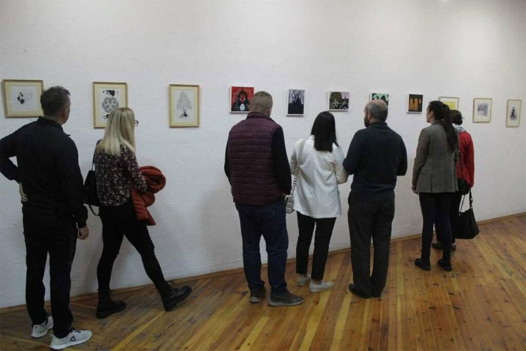 ПРЕДСТАВЉЕНО 35 УМЈЕТНИЧКИХ ДЈЕЛА: Отворена изложба слика „Старо и ново“