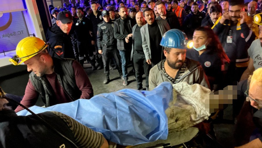 BROJ ŽRTAVA EKSPLOZIJE POVEĆAN NA 40: Desetine ljudi blokirano ispod zemlje u Turskoj