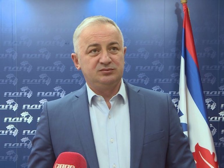 „NEMA POVLAČENJA“ Borenović kaže da će Skupština na otvorenom biti održana i pored policijske zabrane