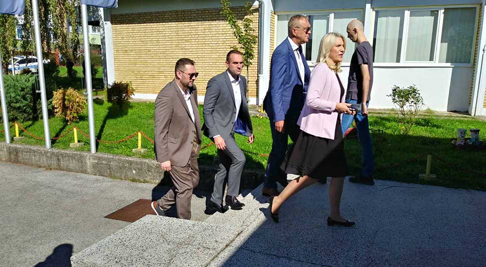 OBAVLJENA GRAĐANSKA DUŽNOST: Predsjednik Srpske Željka Cvijanović izašla na glasanje