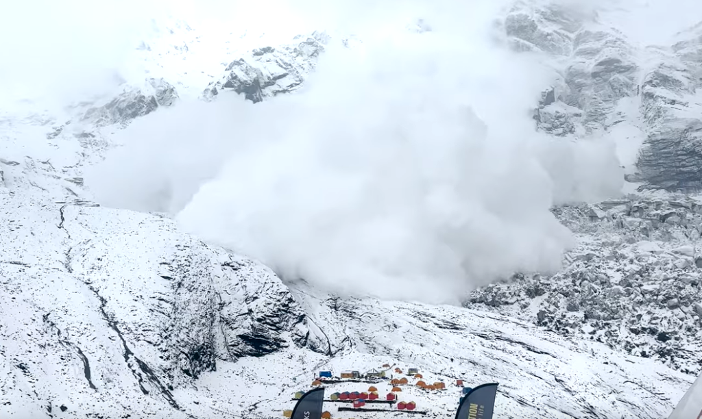 TRAGEDIJA U INDIJI: Na Himalajima poginulo 10 planinara, 11 nestalih (VIDEO)