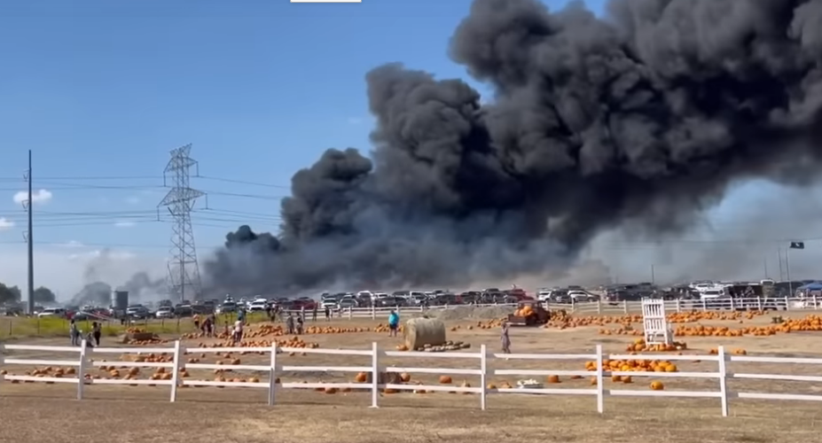 IZORJELA 73 AUTOMOBILA: Požar na parkingu izmakao se kontroli (VIDEO)
