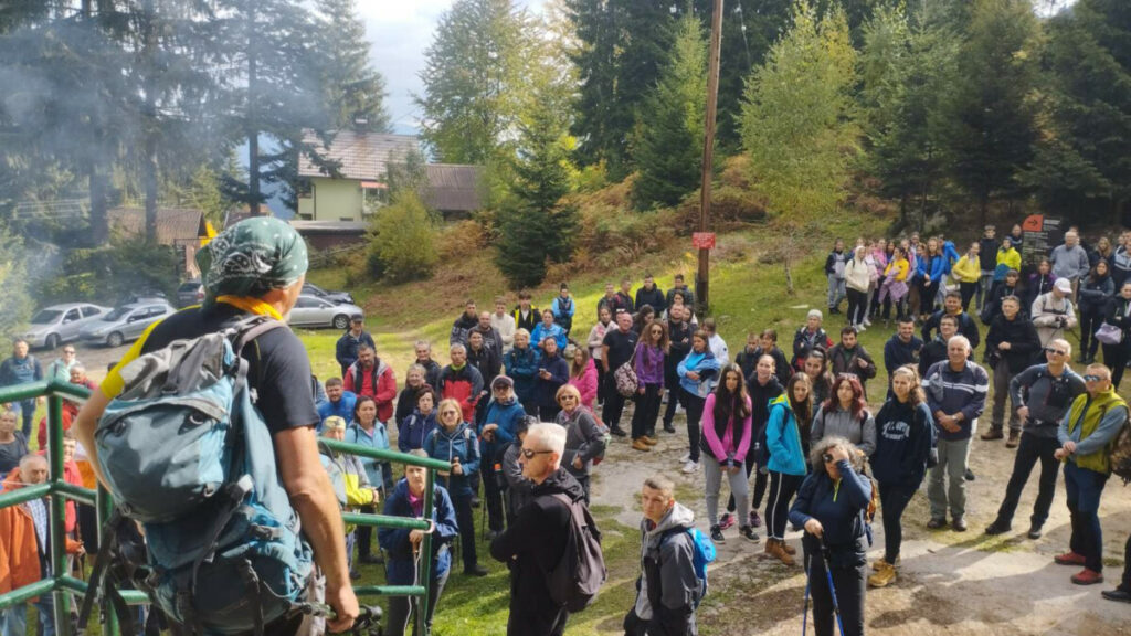 TRADICIJA SE NASTAVALJA: Više od 200 učesnika na planinarskom sletu na Trebeviću