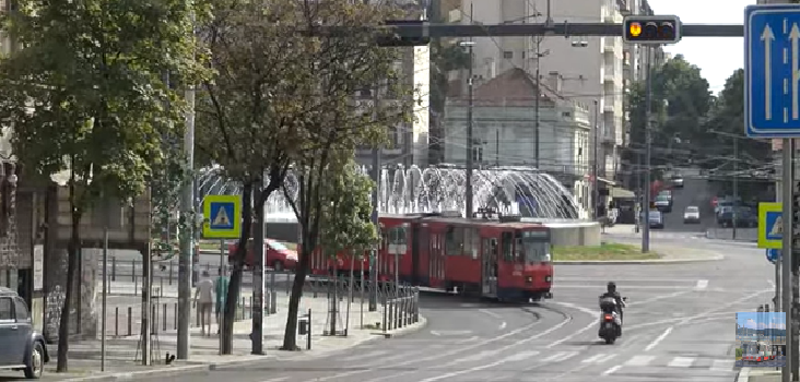 „ONA JE ŽENA ZMAJ“ Putnici obožavaju kad ih tramvajem vozi lijepa Ceca (FOTO)