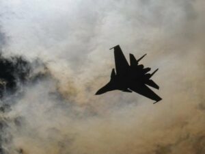 СРУШИО СЕ АВИОН У РУСИЈИ: Пао МиГ- 31, пилоти се катаплутирали