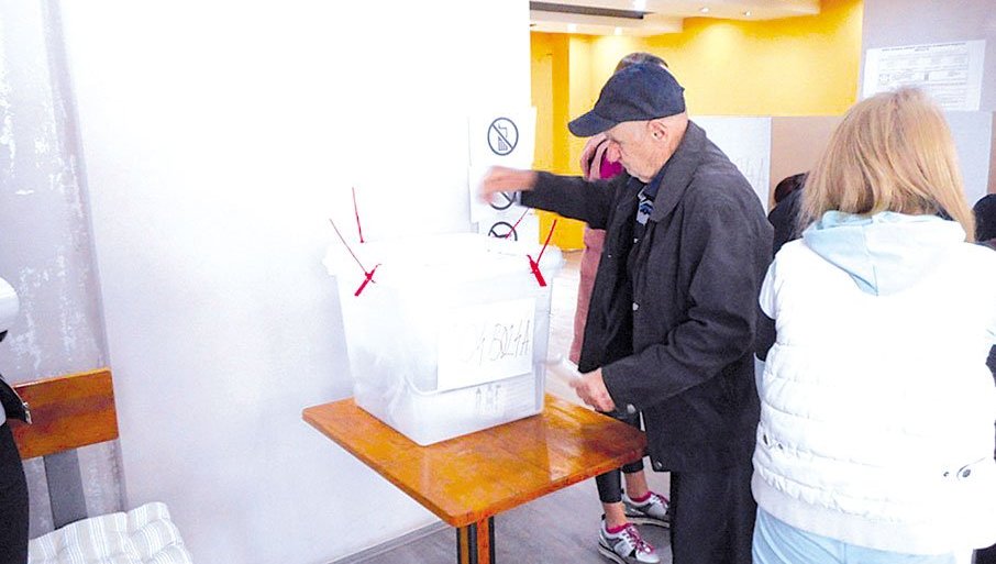 SATNICA 4,5 KM: Brojači odustaju od brojanja glasova u CIK-u