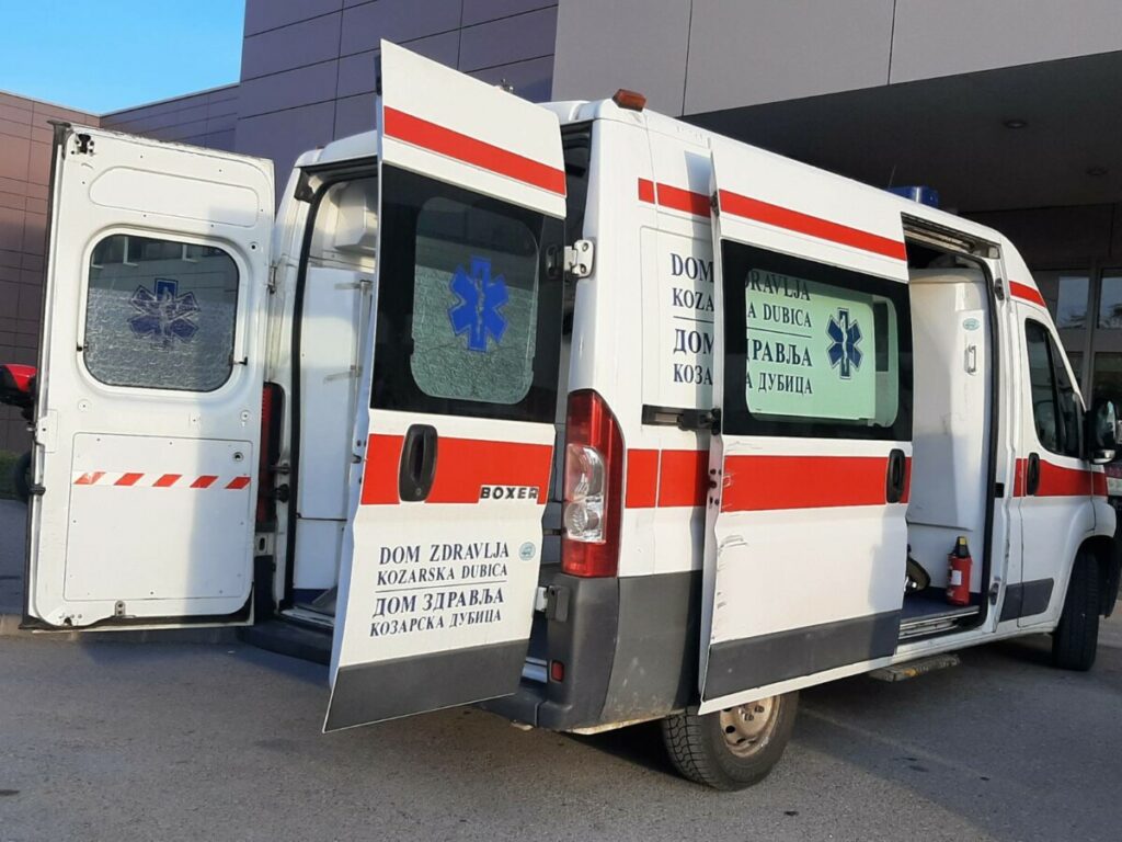 VRIJEDNI 1,3 MILIONA KM: Deset sanitetskih vozila dodijeljeno domovima zdravlja u Srpskoj