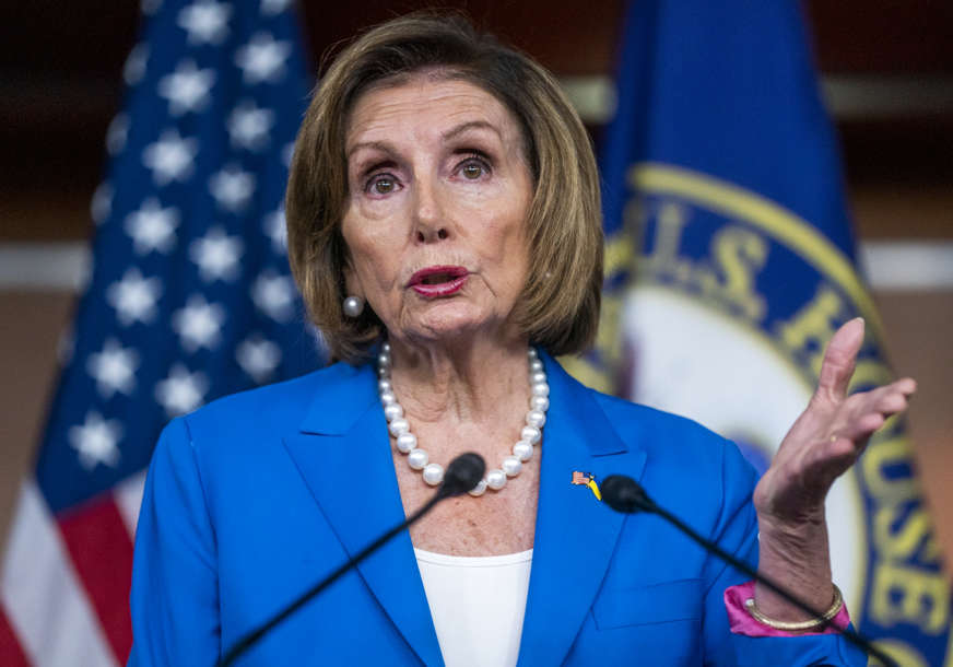NAPADNUT SUPRUG NENSI PELOSI: Završio u bolnici