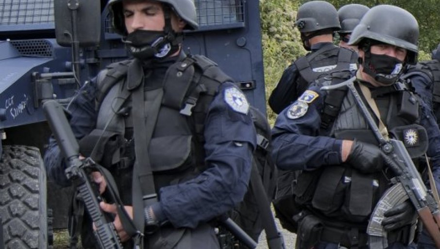 BLOKIRAN CENTAR ZVEČANA: Tzv. kosovska policija pokušava nova hapšenja Srba