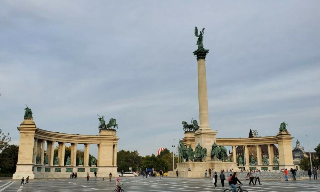 „ПАРИЗ ИСТОКА“: Шта видјети и какве су цијене у Будимпешти? (ФОТО)