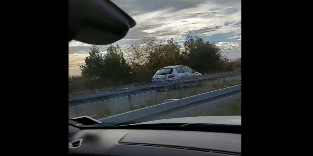 ŠTA LI JE NJEMU U GLAVI? Vozio u suprotnom smjeru na autoputu Gradiška-Banjaluka (VIDEO)