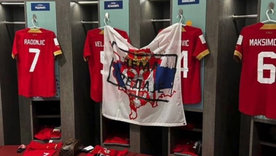 SRBIJA DA BUDE KAŽNJENA? Skandalozni zahtjevi albanskih separatista zbog zastave „Nema predaje“ u svlačionici orlova (FOTO)