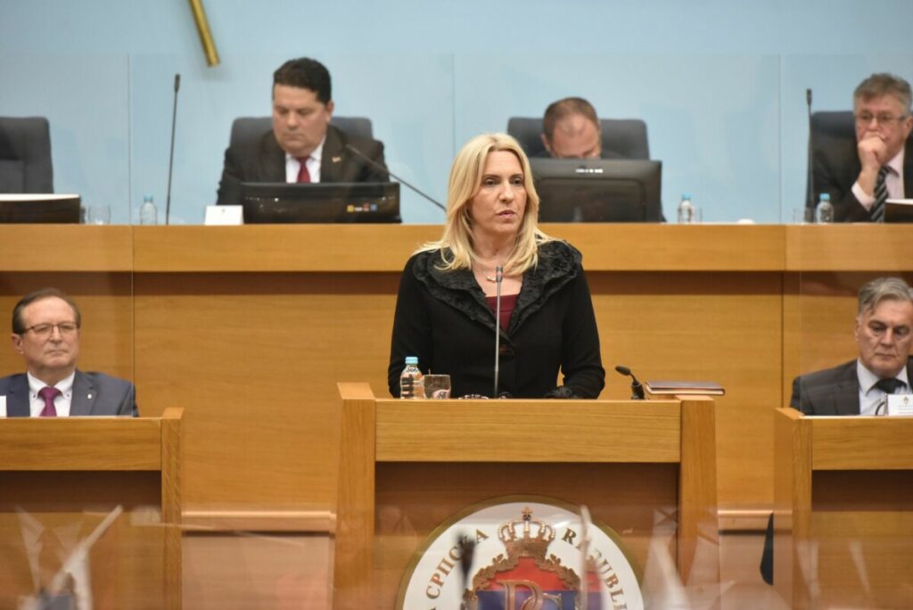 „INSPIRACIJA I VODILJA“: Cvijanovićeva čestitala učenicima i prosvjetnim radnicima školsku slavu – Svetog Savu