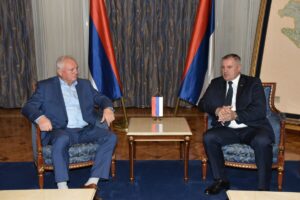 УНАПРИЈЕДИТИ САРАДЊУ: Вишковић на консултацијама са представнцима Занатско предузетничке коморе