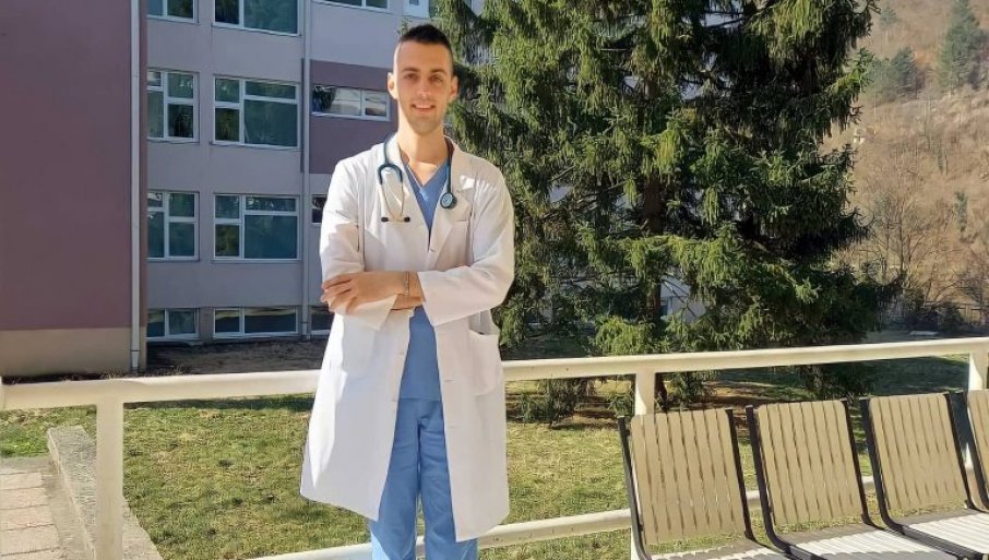BILEĆANIN NAJMLAĐI LJEKAR U RS: Sava Milojević sa 24 godine jedan od 12 najboljih svršenih studenata medicine