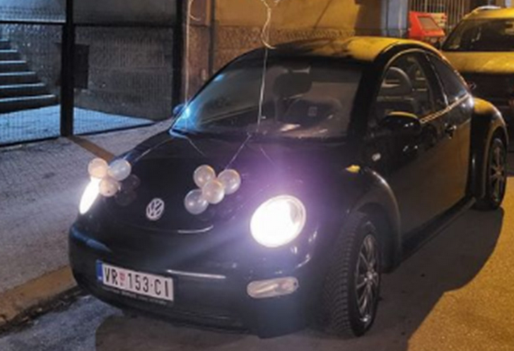 ПОСЛОДАВАЦ ЗА ПОЖЕЉЕТИ: Куварица од власника ресторана добила аутомобил (ФОТО)
