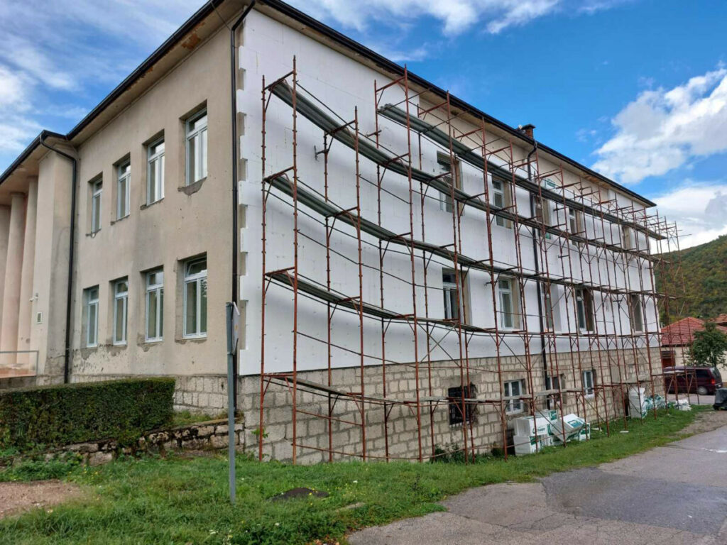 ПОМОЋ СРБИЈЕ: Реконструкција зграде општине у Дрвару