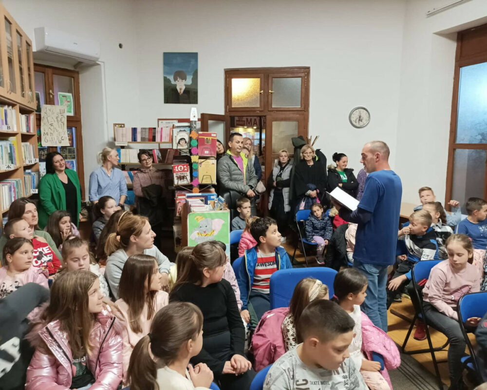 РАДОСТА ЗА МАЛИШАНЕ У НОВОМ ГРАДУ: Одржано књижевно вече за дјецу
