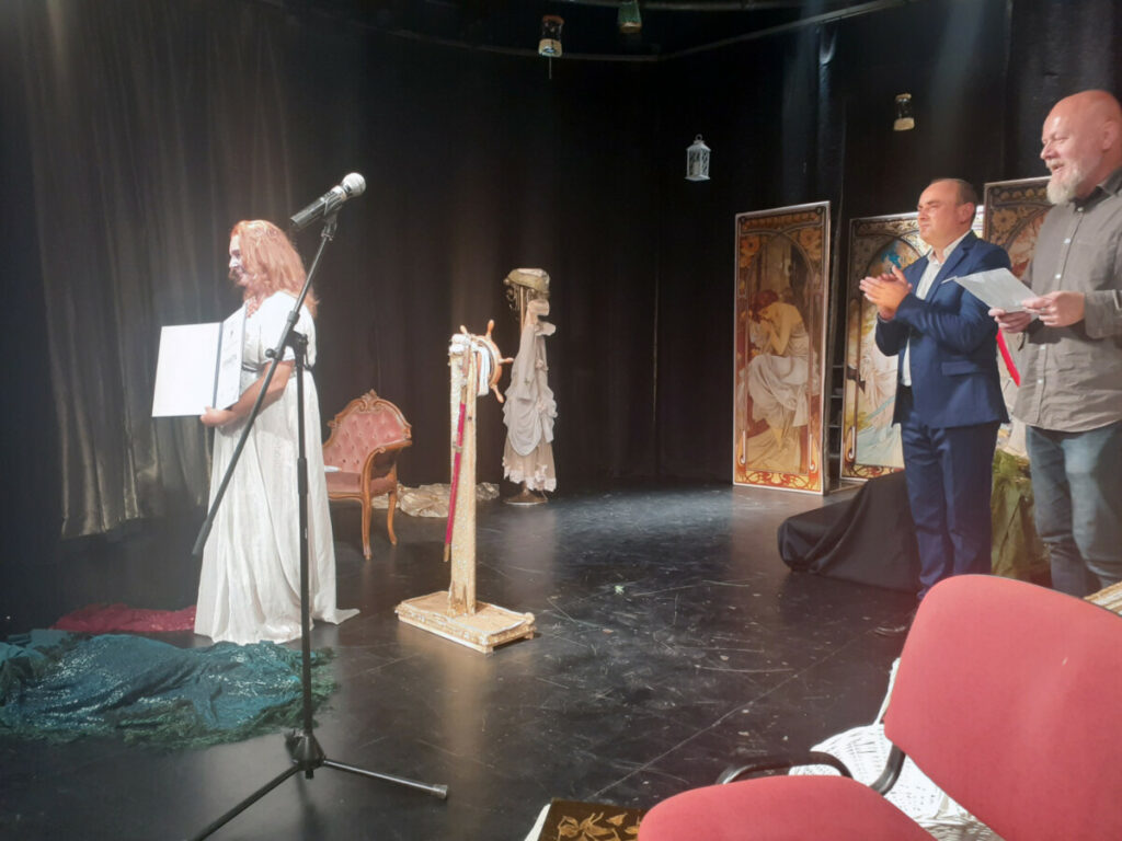 „СПОРТСКО СРЦЕ“ ПОБЈЕДНИК: Завршен Међународни фестивал позоришта у Источном Сарајеву