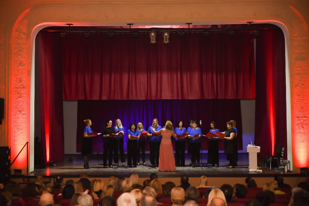 HORSKO VEČE U ČAST MITROVDANA: Opština Šamac obilježila krsnu slavu