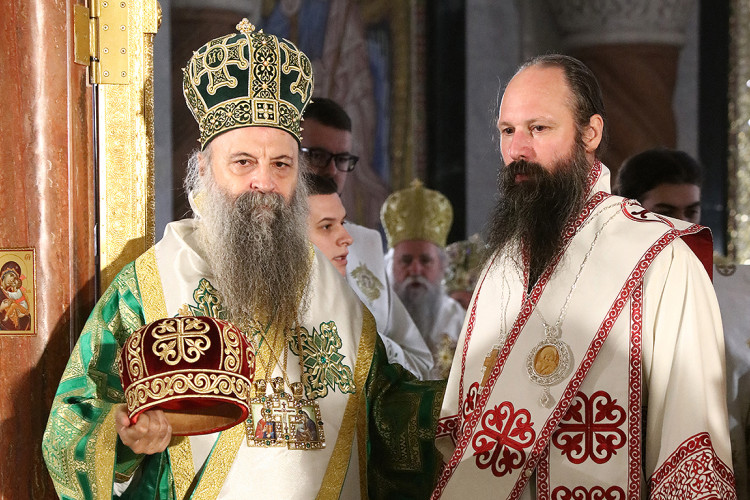 ПАТРИЈАРХ ПОРФИРИЈЕ УРУЧИО ЖЕЗАЛ: Иларион изабран за епископа новобрдског