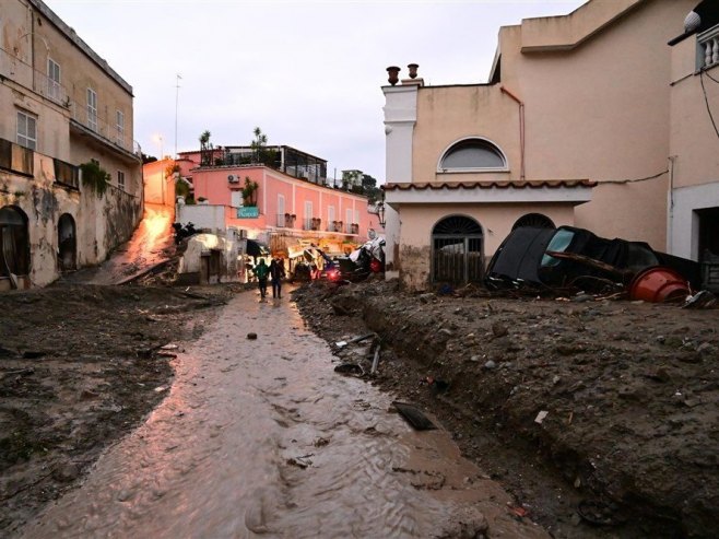 ITALIJANSKA VLADA DONIJELA ODLUKU: Na ostrvu Iskija proglašeno vanredno stanje