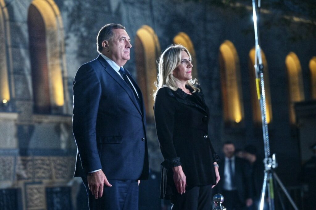 DODIK I CVIJANOVIĆEVA VEČERAS NA MEMORIJALNOJ AKADEMIJI: Sjećanje na žrtve Holokausta