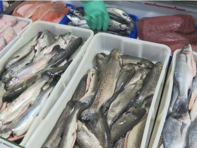 ПОЧЕО ПОСТ: Цијена килограма рибе већа за 20 одсто