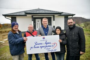 SVJETSKI DAN HUMANOSTI: Stanivuković obišao porodicu Tubonjić u novoizgrađenoj kući