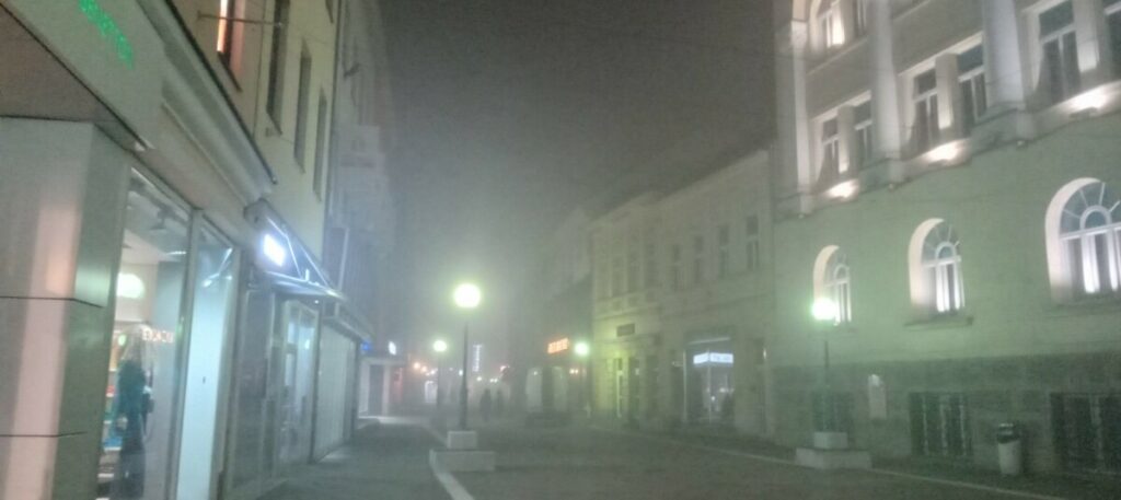BANJALUKA SE „GUŠI“: Smog i magla ispunili grad, ne vidi se prst pred okom