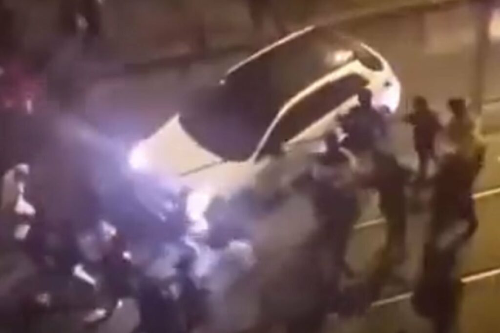 UZNEMIRUJUĆI VIDEO: Pojavio se snimak na kojem automobil gazi dječaka u Francuskoj (VIDEO)