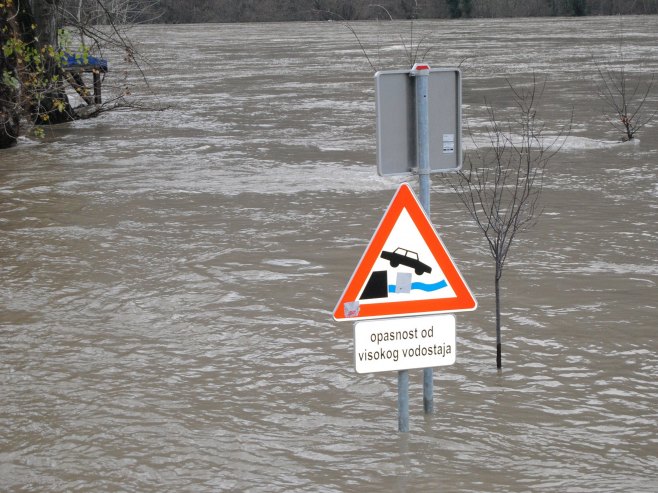 САВЈЕТУЈЕ СЕ ДОДАТНИ ОПРЕЗ У СЛИВУ РИЈЕКЕ ДРИНЕ: Водостаји испод коте редовне одбране од поплава