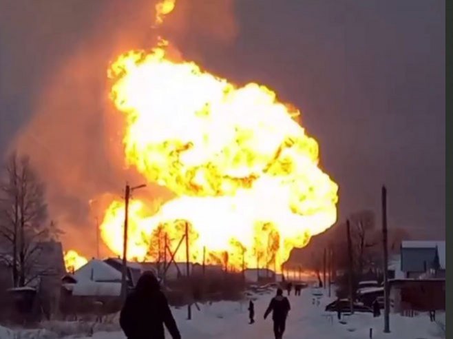 IMA POGINULIH: Eksplozija na gasovodu kojim gas preko Ukrajine ide u Evropu (VIDEO)