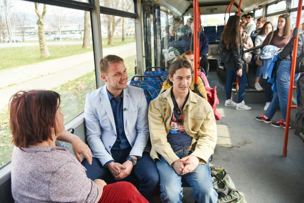 „PRATIMO CIJENE GORIVA“ Stanivuković će predložiti smanjenje cijene karata u javnom prevozu