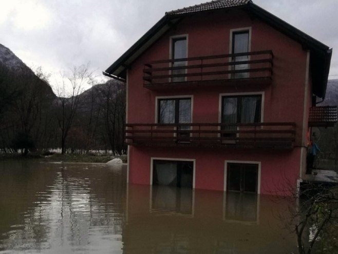 POVRATNIČKA PORODICA MAJSTOROVIĆ PRETRPJELA ŠTETU: Niko iz Gradske uprave Bihać ih nije obišao nakon poplave