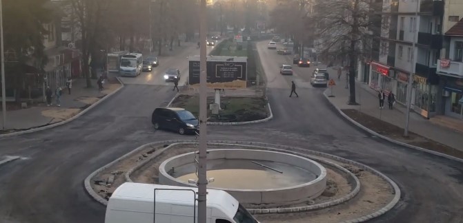 VOZAČI NA ISPITU! Otvoren kružni tok u Tesliću, a onda je uslijedio šokantan video (VIDEO)