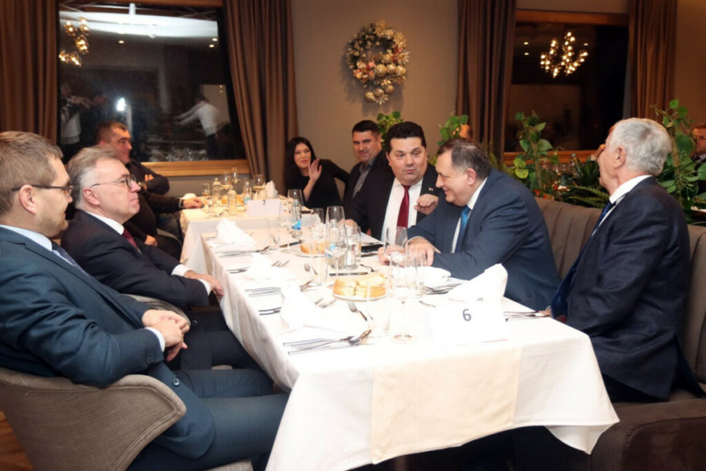 PREDSJEDNIK SRPSKE NA JAHORINI: Dodik razgovarao sa Kalabuhovim i visokim zvaničnicima Republike